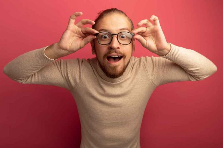 5 Weird Things Only Narcissists Do