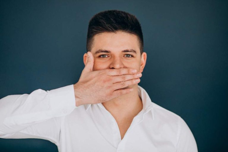 10 Reasons Why Narcissists Avoid Kissing their Partners